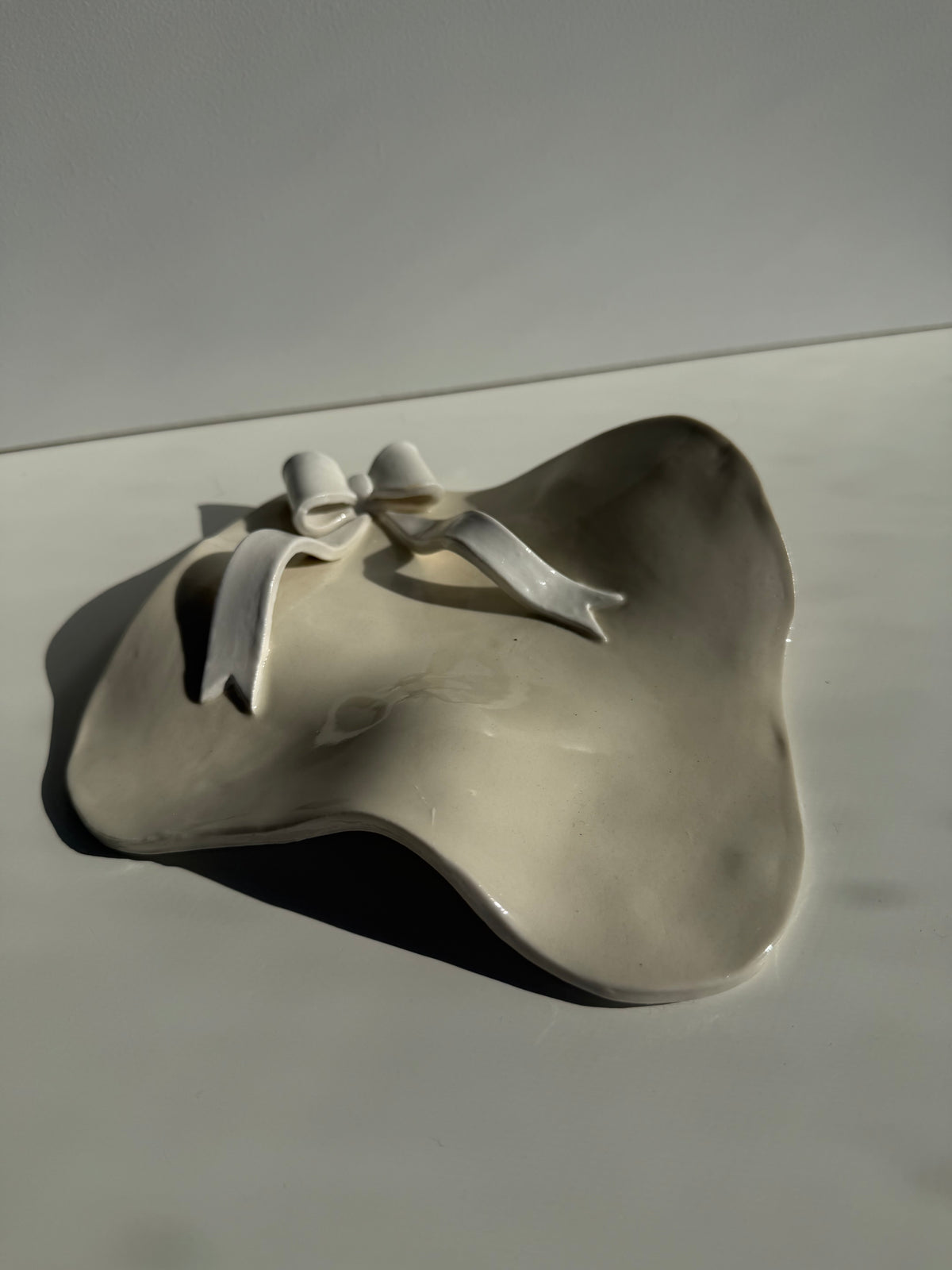 Wave Plate - White Bow